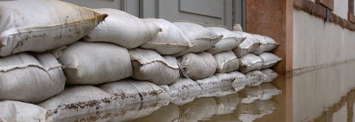 Hochwasserschutz aus Sandsäcken